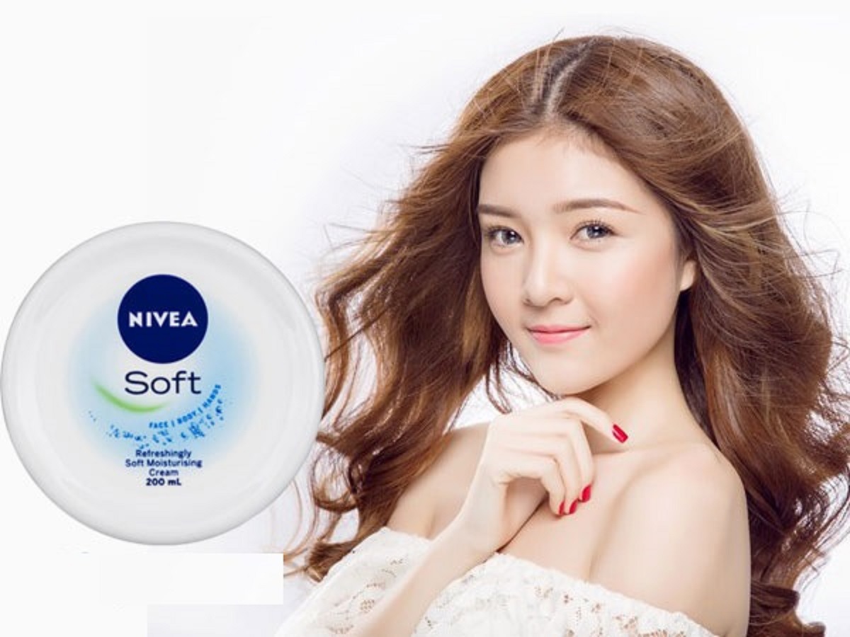 Kem dưỡng ẩm Nivea có thể làm mờ và làm nhỏ các lỗ chân lông to trên da dầu mụn không?
