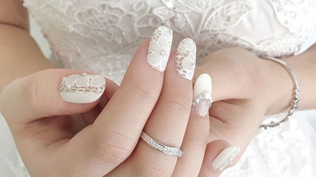Top 15+ Mẫu nail cô dâu đẹp đơn giản, sang chảnh nổi bật nhất 6